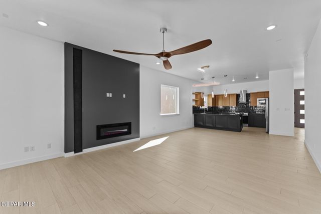 13949 Lorenz Avenue, El Paso, TX 79928