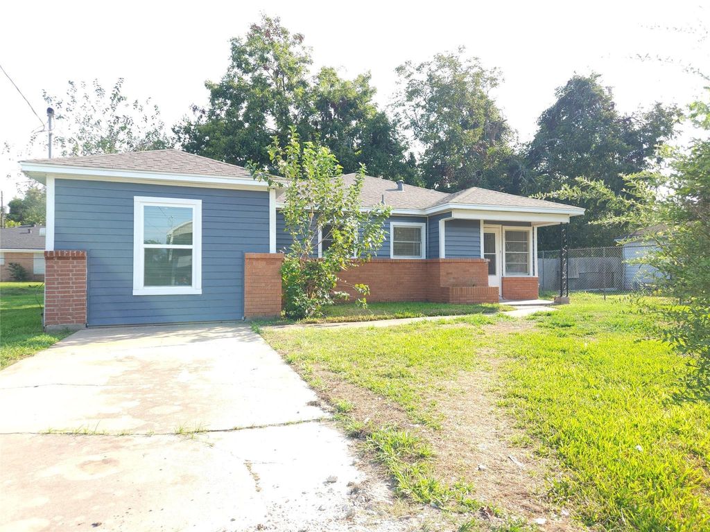 6301 Anderson Street, Texas City, TX 77591
