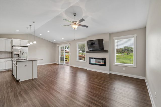 3011 NW 28th Street NW, Ankeny, IA 50023