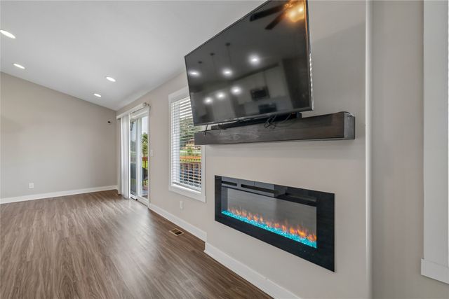 3011 NW 28th Street NW, Ankeny, IA 50023
