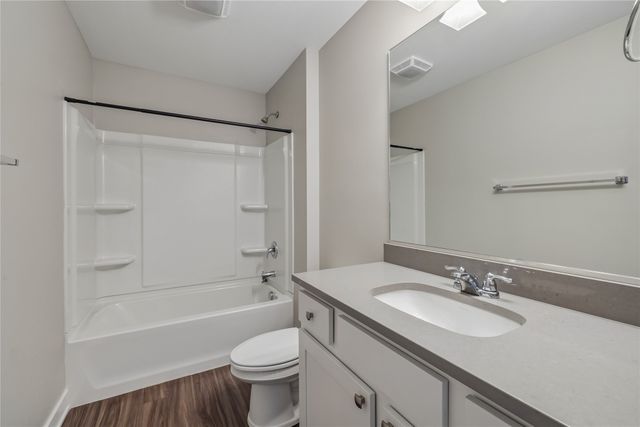 3011 NW 28th Street NW, Ankeny, IA 50023