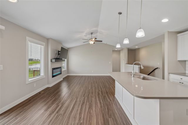 3011 NW 28th Street NW, Ankeny, IA 50023