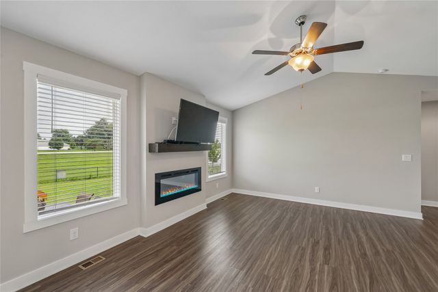3011 NW 28th Street NW, Ankeny, IA 50023