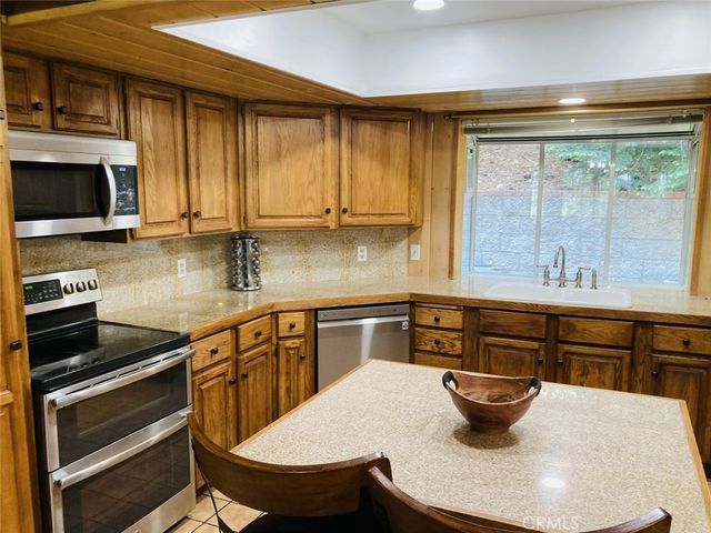 264 Fairway, Lake Arrowhead, CA 92352