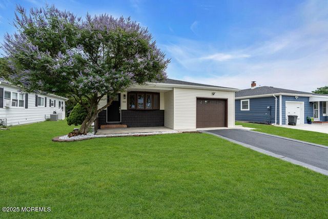 324 Barbados Drive N, Toms River, NJ 08757