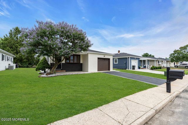 324 Barbados Drive N, Toms River, NJ 08757