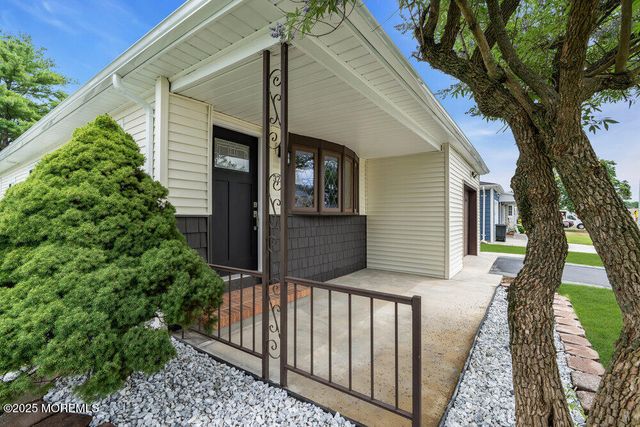 324 Barbados Drive N, Toms River, NJ 08757