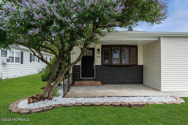 324 Barbados Drive N, Toms River, NJ 08757