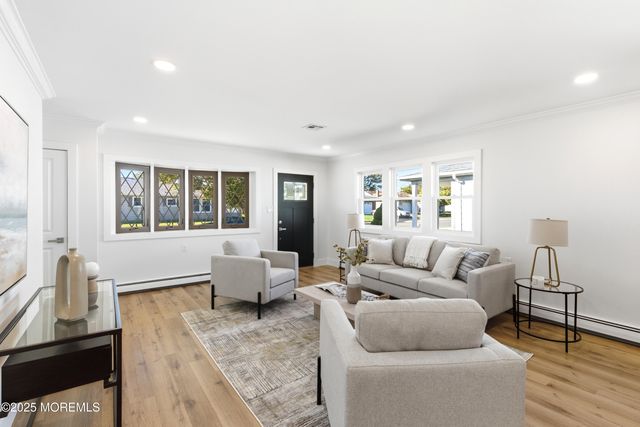 324 Barbados Drive N, Toms River, NJ 08757