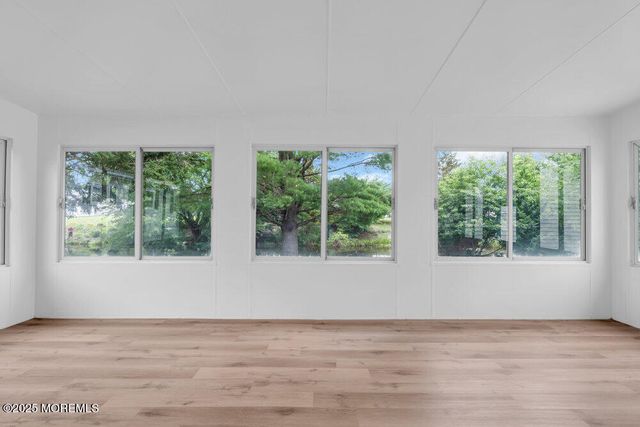 324 Barbados Drive N, Toms River, NJ 08757