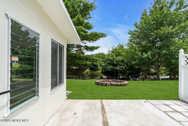 324 Barbados Drive N, Toms River, NJ 08757