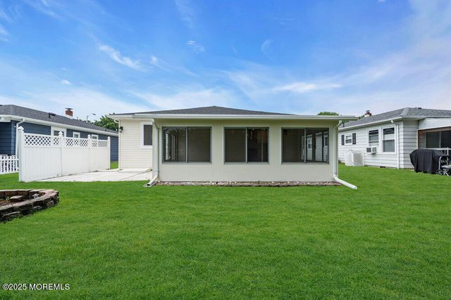 324 Barbados Drive N, Toms River, NJ 08757