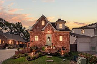138 N Hawkstone Drive, Fayetteville, AR 72704