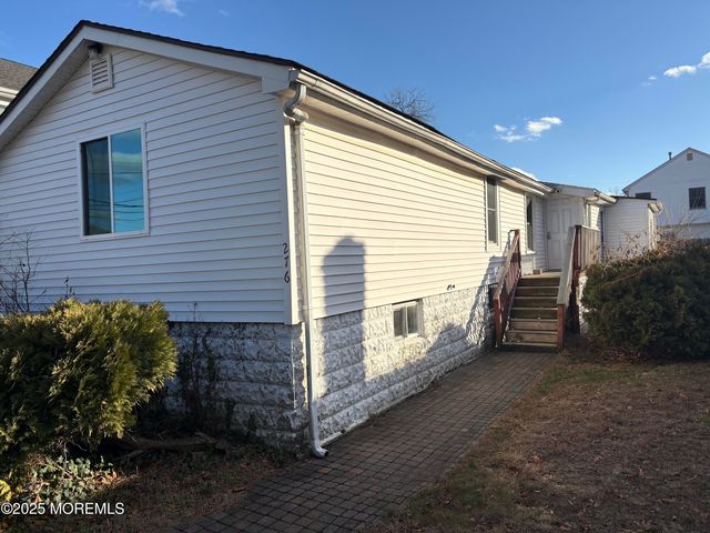 276 Linden Avenue, North Middletown, NJ 07748