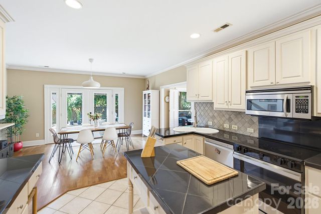 7201 Charter Brook Drive, Charlotte, NC 28270