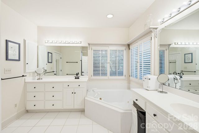 7201 Charter Brook Drive, Charlotte, NC 28270