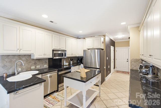 7201 Charter Brook Drive, Charlotte, NC 28270