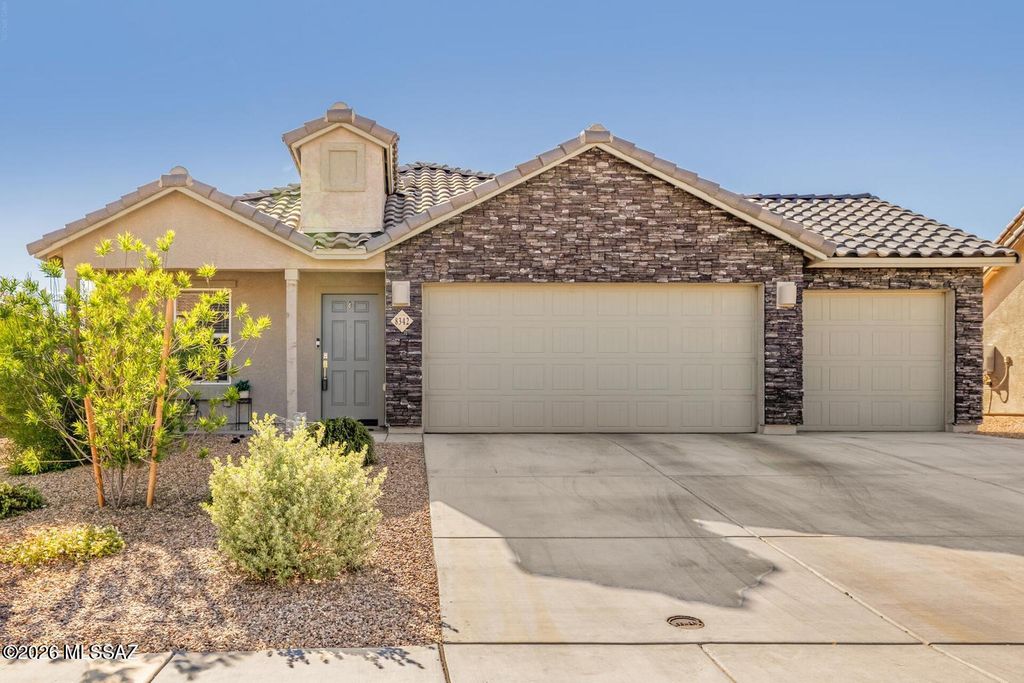 8342 S Clara Roberts Way, Vail, AZ 85641