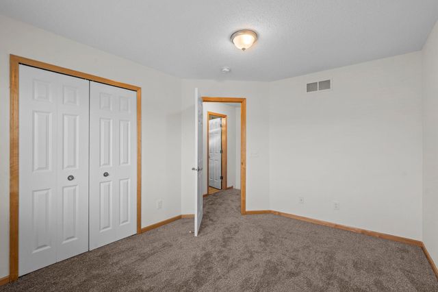 18241 Kerrville Trail 209, Lakeville, MN 55044