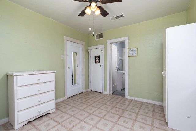 1044 S Hope Avenue, Reedley, CA 93654