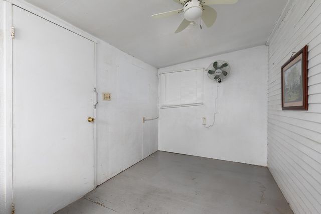 1044 S Hope Avenue, Reedley, CA 93654