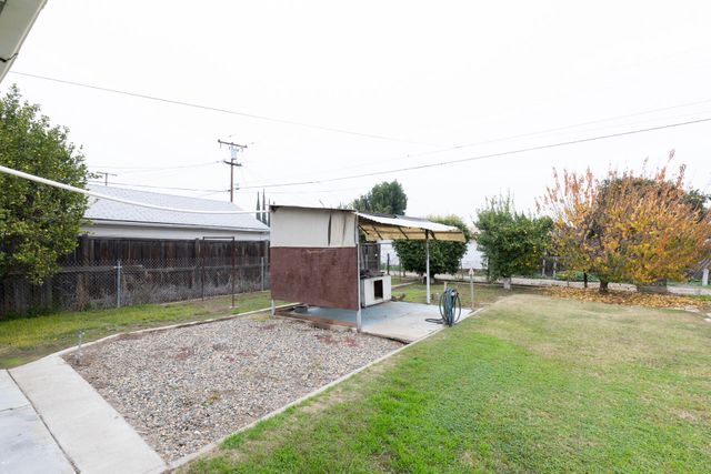 1044 S Hope Avenue, Reedley, CA 93654