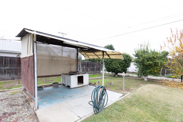 1044 S Hope Avenue, Reedley, CA 93654