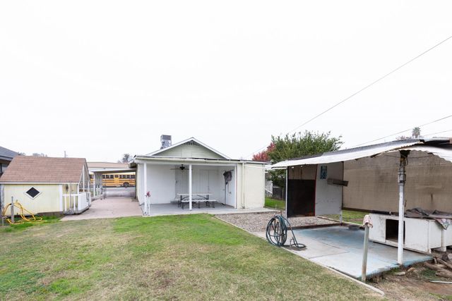 1044 S Hope Avenue, Reedley, CA 93654