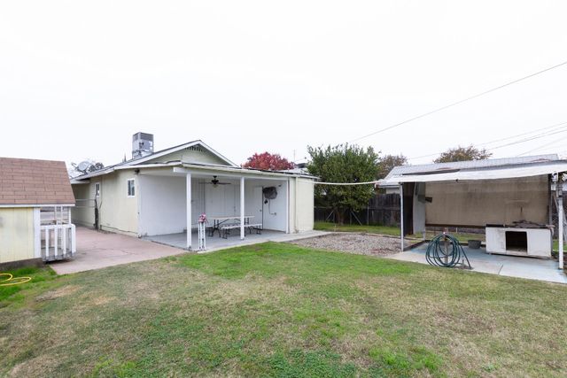 1044 S Hope Avenue, Reedley, CA 93654