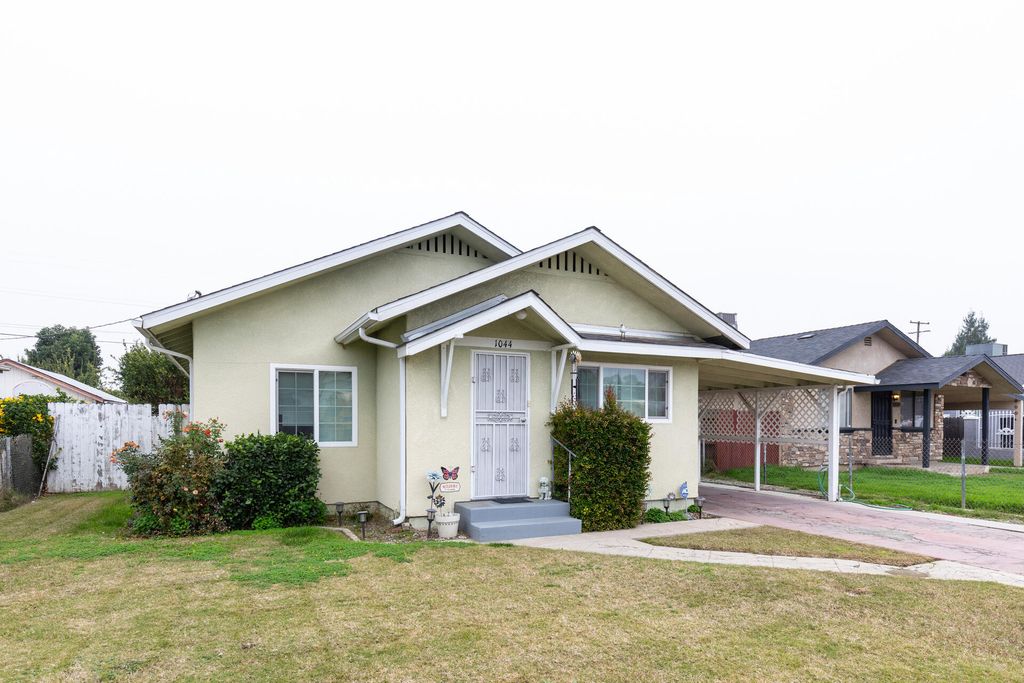 1044 S Hope Avenue, Reedley, CA 93654
