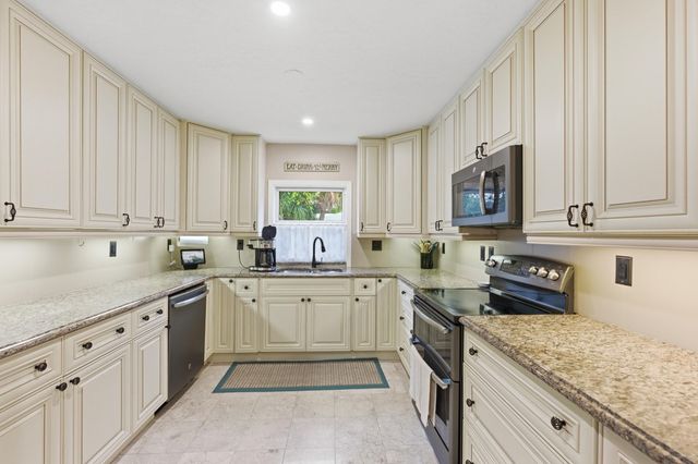 831 N Lakeside Drive, Lake Worth Beach, FL 33460