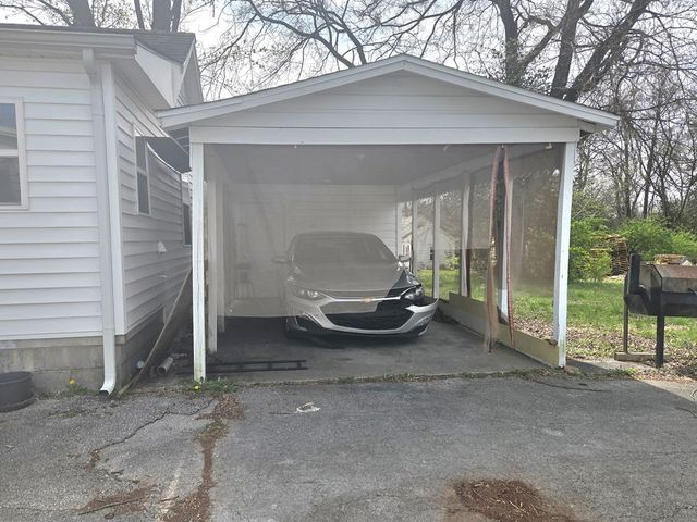 1303 Phelps Avenue, Hopkinsville, KY 42240