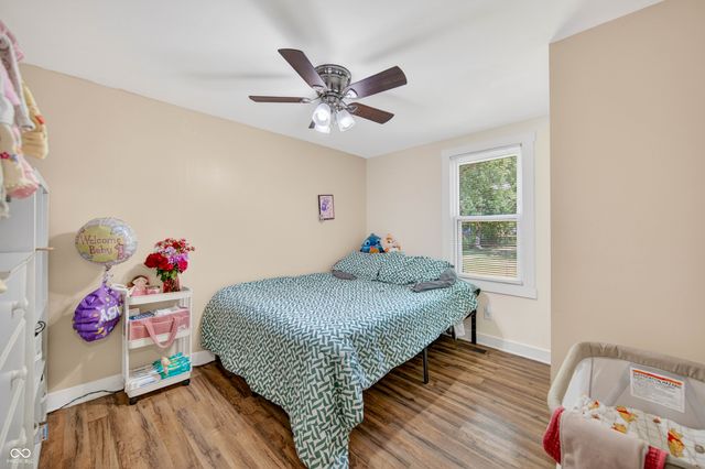 221 Della Road, Columbus, IN 47203