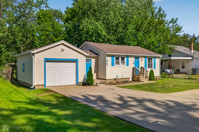 221 Della Road, Columbus, IN 47203