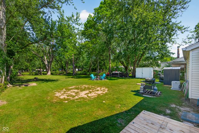 221 Della Road, Columbus, IN 47203