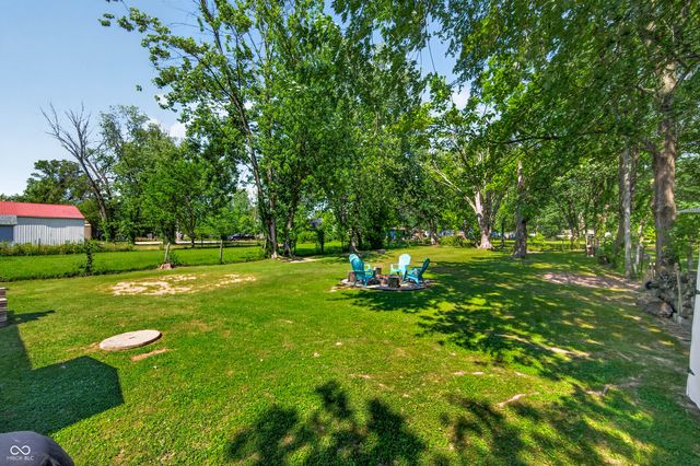 221 Della Road, Columbus, IN 47203
