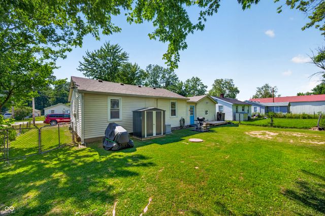 221 Della Road, Columbus, IN 47203