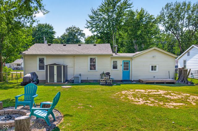 221 Della Road, Columbus, IN 47203