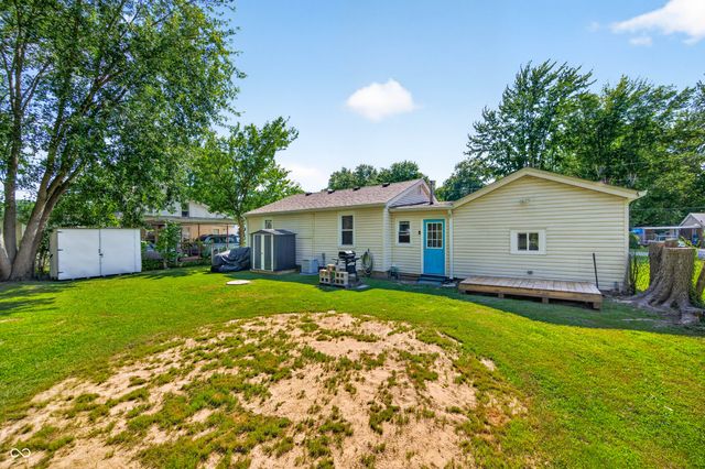 221 Della Road, Columbus, IN 47203
