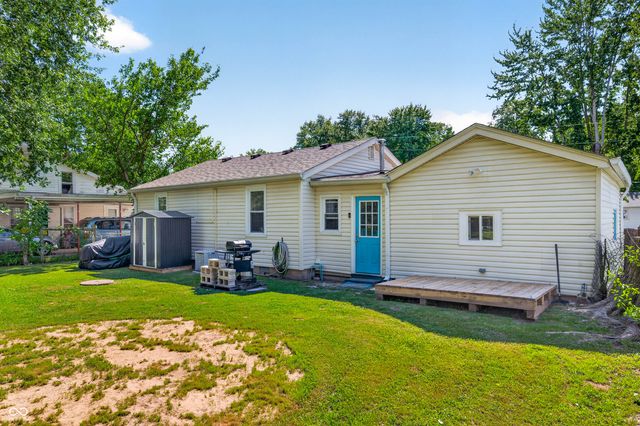 221 Della Road, Columbus, IN 47203