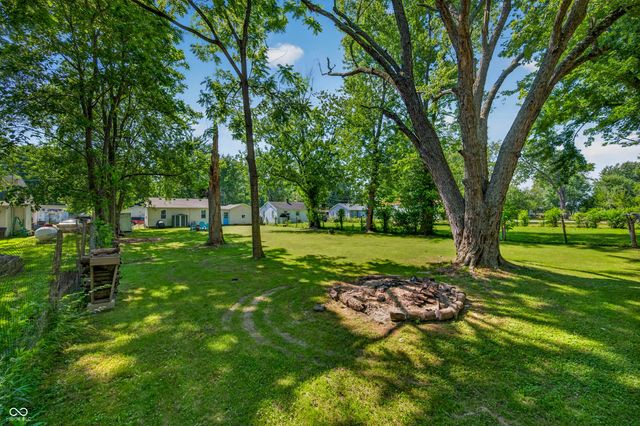221 Della Road, Columbus, IN 47203