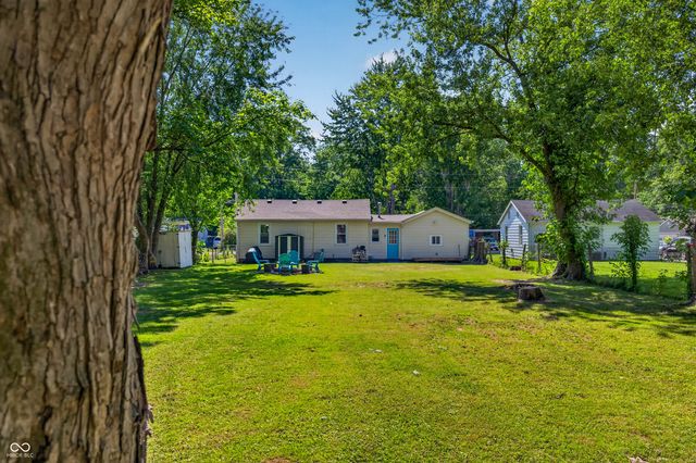 221 Della Road, Columbus, IN 47203