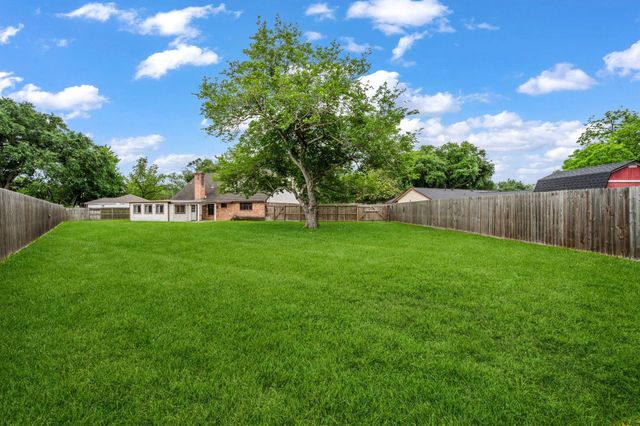 12902 Maxim Drive, Houston, TX 77065