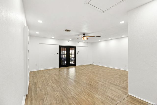 322 lantana, Pleasanton, TX 78064