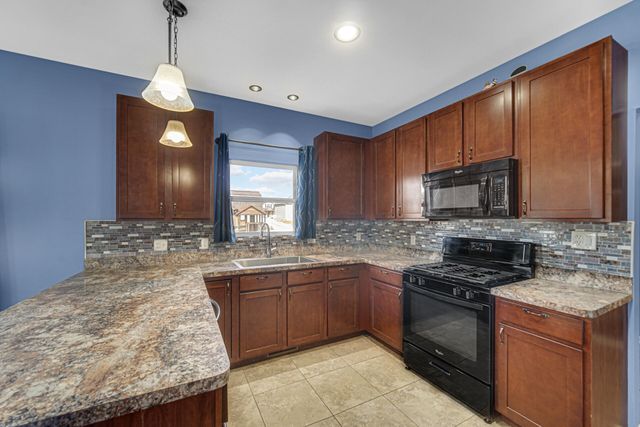 7760 E 123rd Place, Crown Point, IN 46307