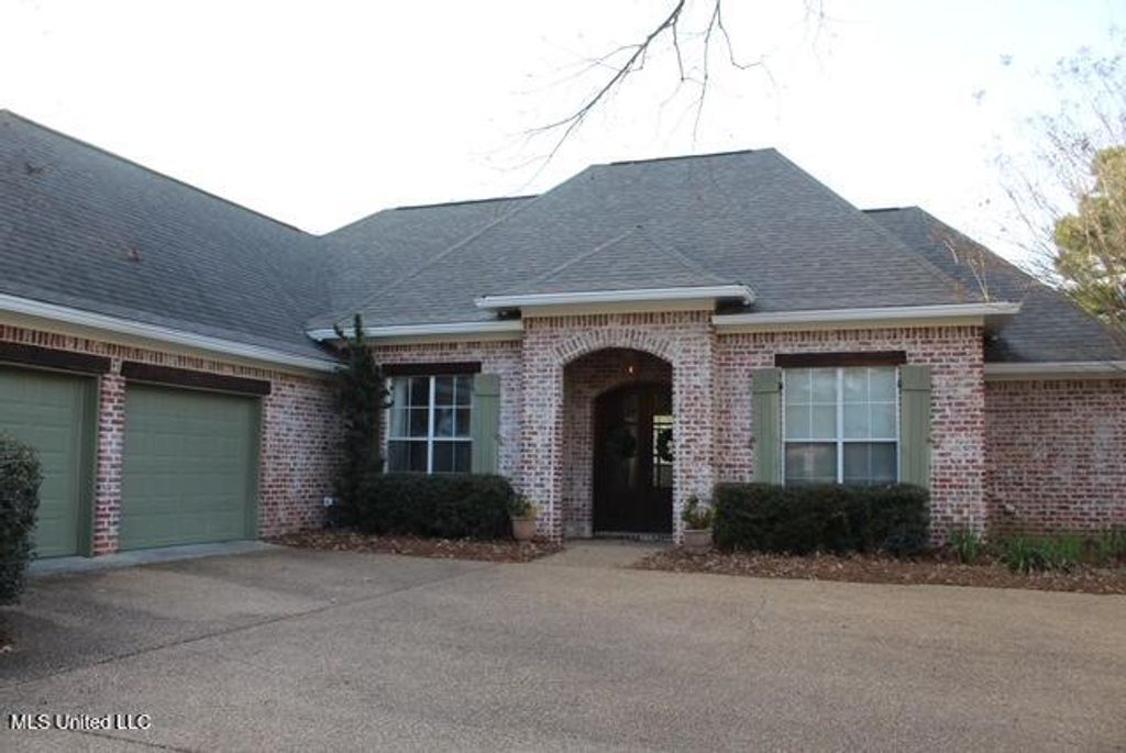 1205 Woodberry Drive, Madison, MS 39110