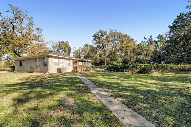 6 W Trail Lane, Normangee, TX 77871