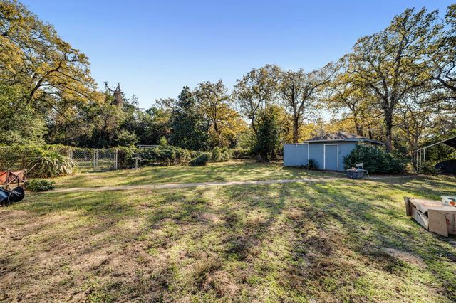 6 W Trail Lane, Normangee, TX 77871