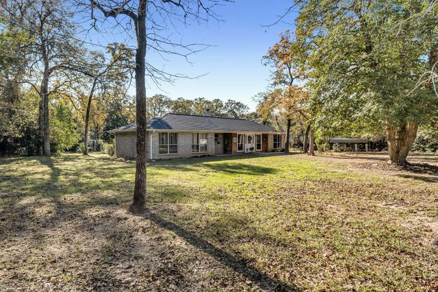 6 W Trail Lane, Normangee, TX 77871