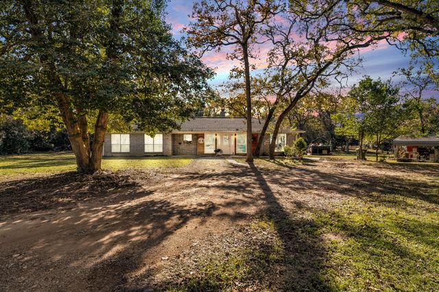6 W Trail Lane, Normangee, TX 77871